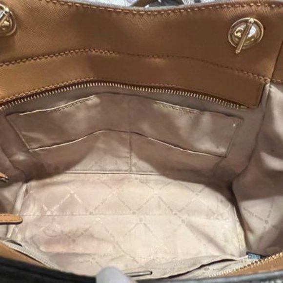 Michael Kors Jet Set Travel Shoulder Tote with Matching Wallet